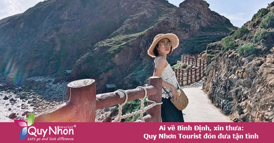 Eo Gió Quy Nhơn được coi là một trong những cung đường đèo đẹp nhất tại Việt Nam, nơi bạn có thể chiêm ngưỡng khung cảnh hoang sơ và đồng thời là nơi lý tưởng để chụp ảnh. Hãy xem hình ảnh để thấy rõ vẻ đẹp tuyệt vời của eo đồi này.