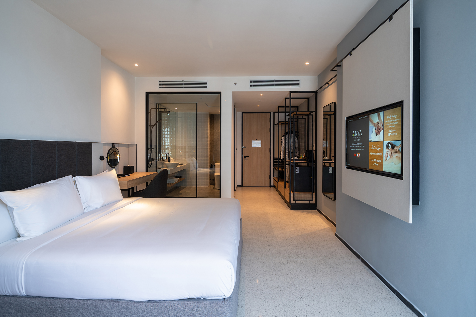 Phòng nghỉ được thiết kế vô cùng sang trọng và hiện đại - Ảnh: AnYa Hotel