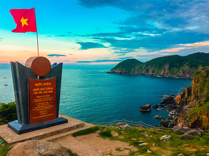 Tour Hải đăng Mũi Điện - Vịnh Vũng Rô - Đảo Hòn Nưa 1 ngày - Quy Nhơn  Tourist