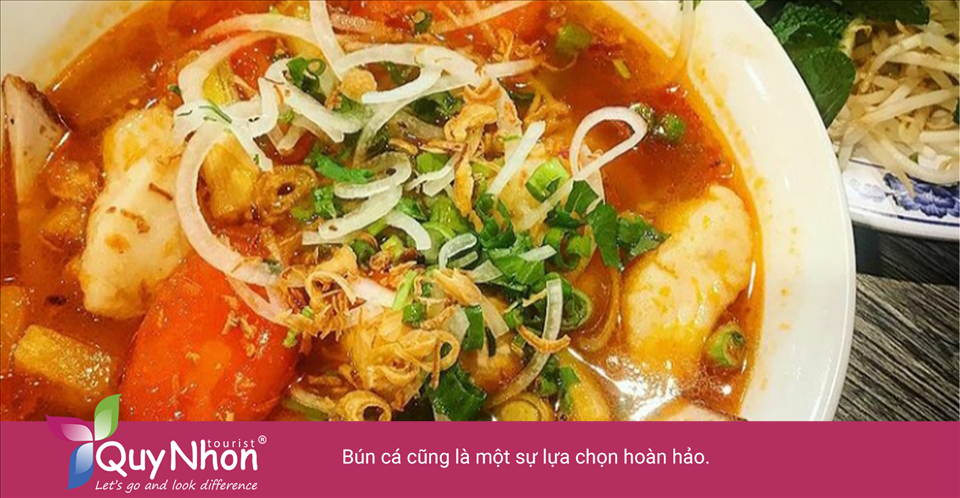 Bún cá cũng là một sự lựa chọn hoàn hảo cho chiếc bụng đói của bạn sau một ngày khám phá làng chài Hải Minh. 