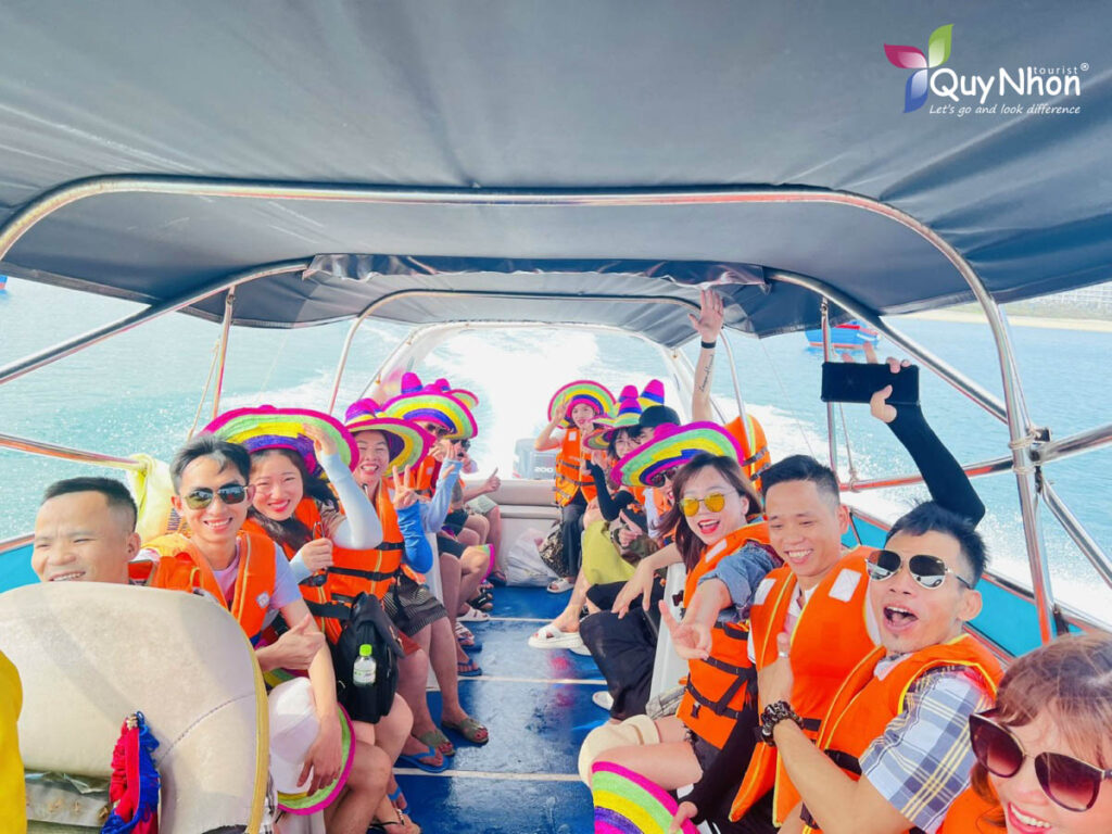 Company Trip Aroma Bay Candles tại Quy Nhơn - Quynhontourist
