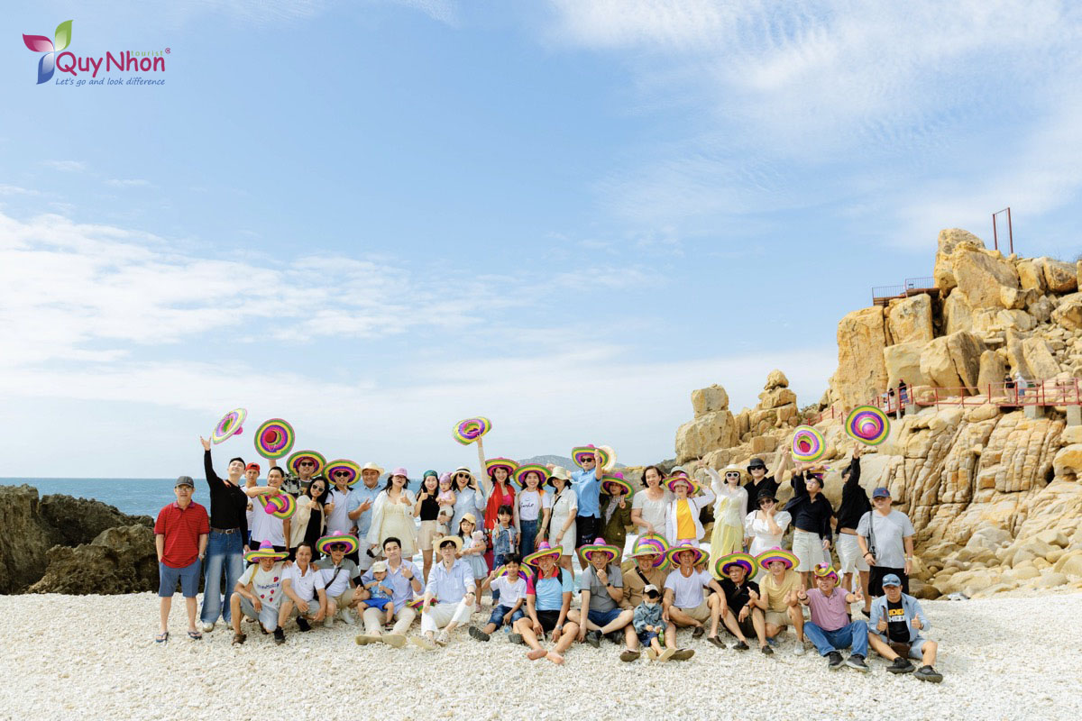 Trường Đại học Công nghệ Miền Đông - Tour Ninh Chữ - Vịnh Vĩnh Hy - Tanyoli - Quy Nhơn Tourist