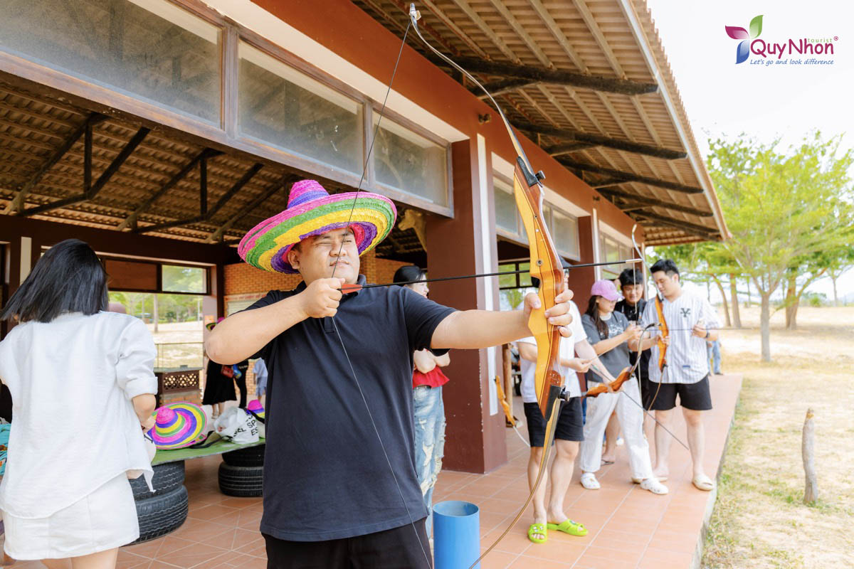 Trường Đại học Công nghệ Miền Đông - Tour Ninh Chữ - Vịnh Vĩnh Hy - Tanyoli - Quy Nhơn Tourist