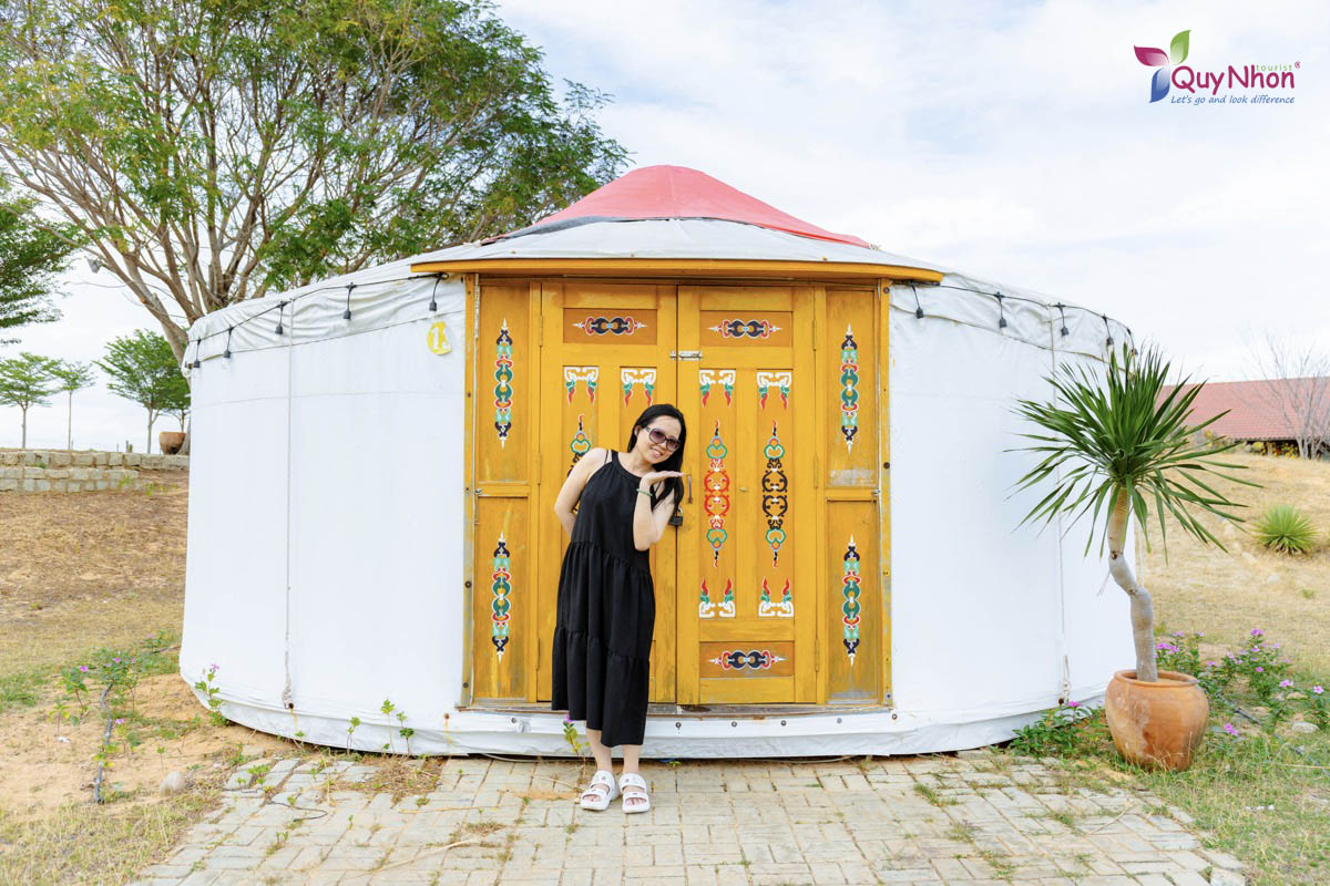 Trường Đại học Công nghệ Miền Đông - Tour Ninh Chữ - Vịnh Vĩnh Hy - Tanyoli - Quy Nhơn Tourist