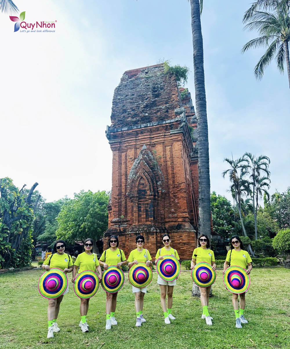 Chị Nguyên - Tour Quy Nhơn Gia Lai 4 ngay 3 dem - Quy Nhon Tourist