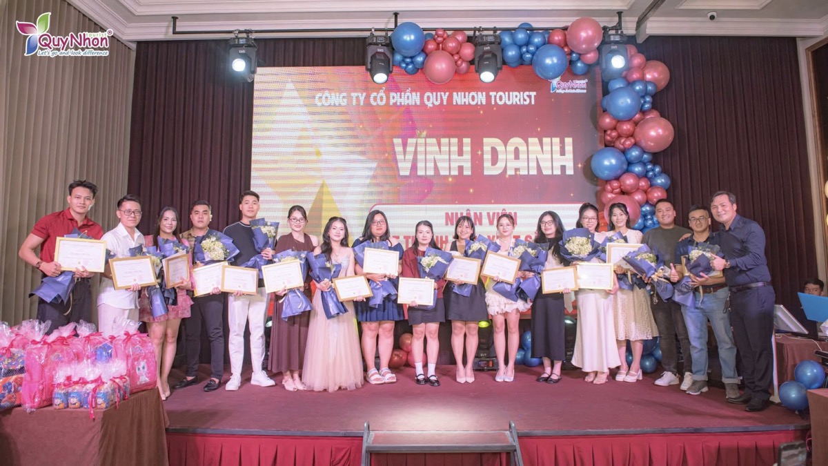 Year End Party 2025 Quy Nhơn Tourist - Đêm giáng sinh ý nghĩa